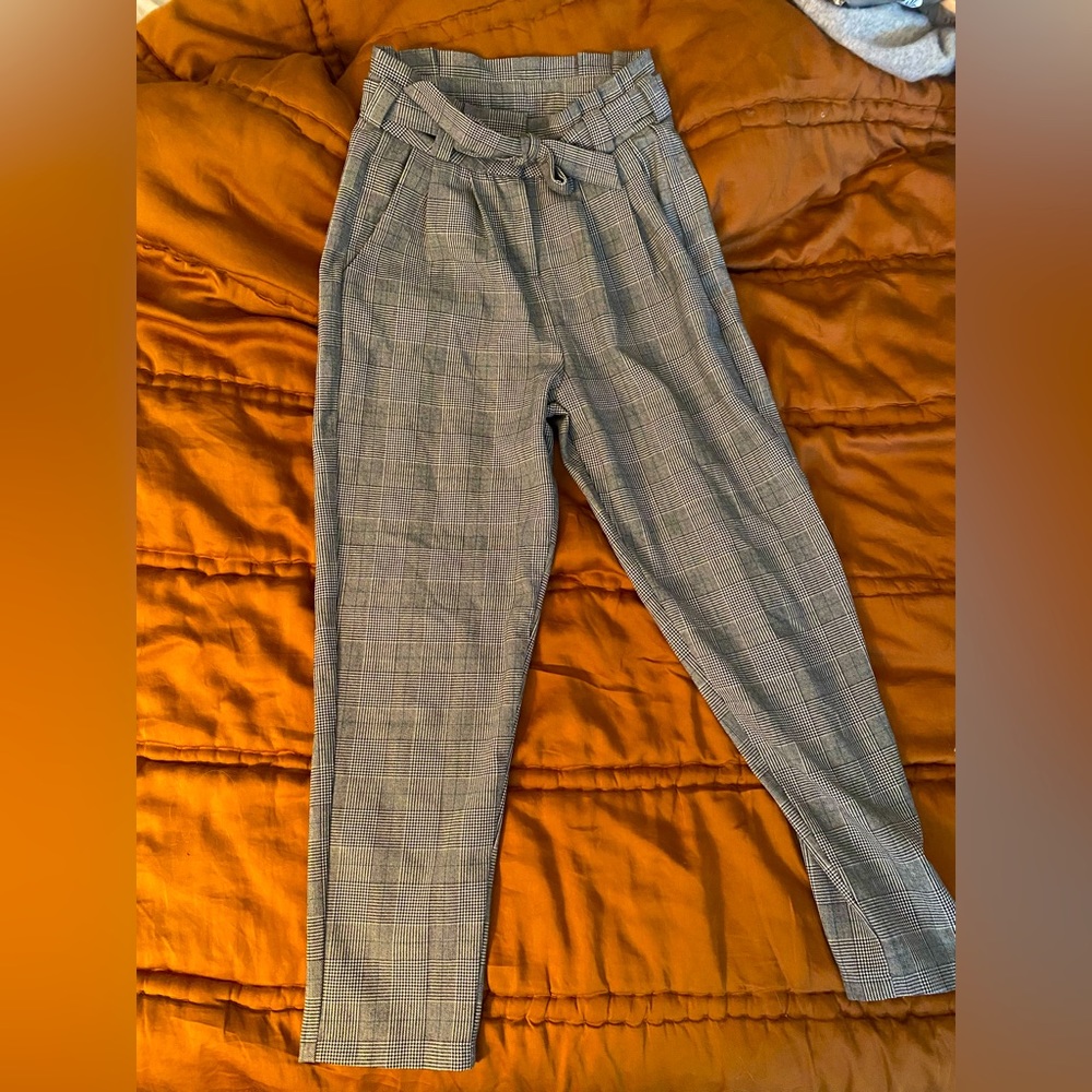 LAST CHANCE: Vero Moda Tied Trousers | Grey Plaid | Size XS